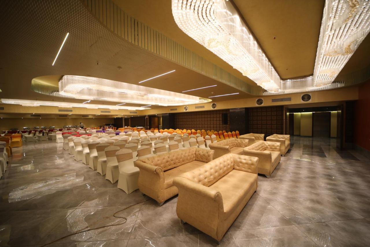 Vits Bharat Nanded Hotel Exterior photo